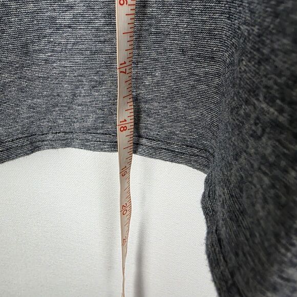 FLAX Gray Fitted Reversible Cropped Top Stretch Size Medium Neutral Casual Basic - Picture 6 of 6